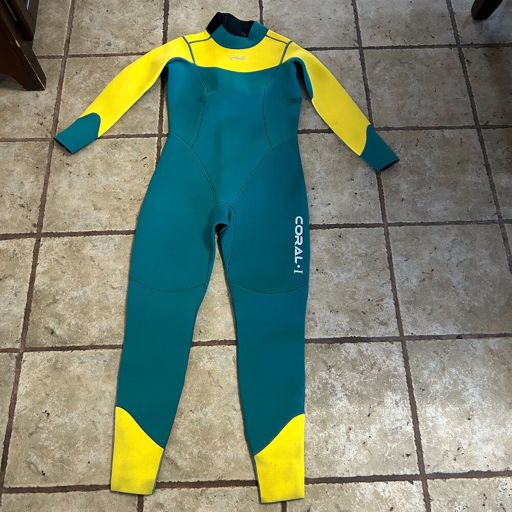 Hevto Ladies Wetsuit Surfing/Snorkeling/Swimming Size S Neon Yellow/Teal